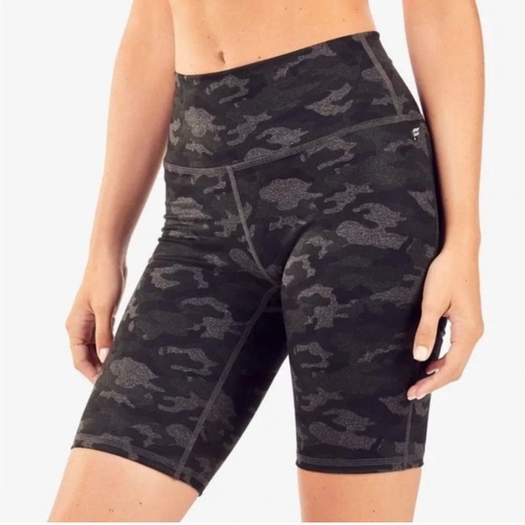 Fabletics Women’s Define PowerHold Camo Print High Waisted Athletic Bike Shorts - Picture 1 of 5